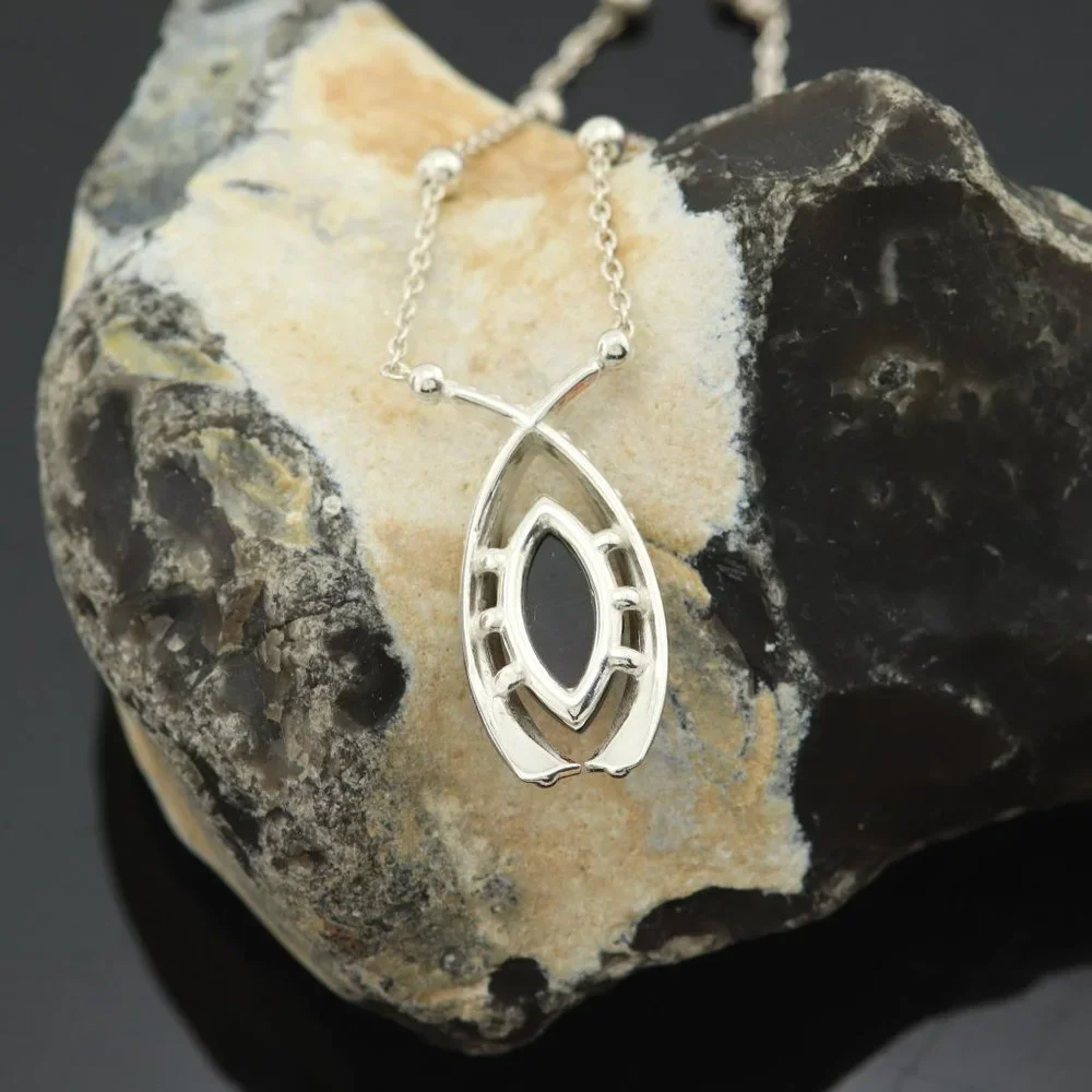 Sterling silver necklace with natural Baltic amber - Picture 11 of 11